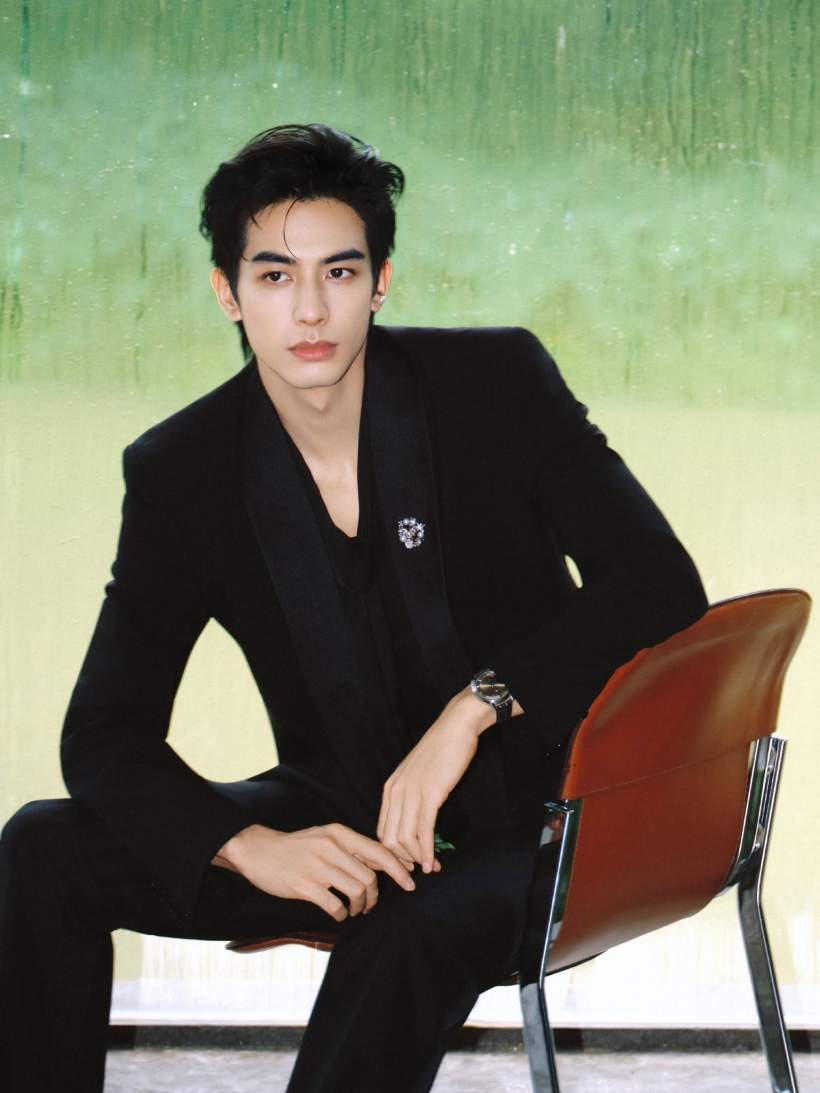มัดรวมความหล่อ ซ่งเวยหลง อีกหนึ่งพระเอกเบ้าหน้าฟ้าประทาน