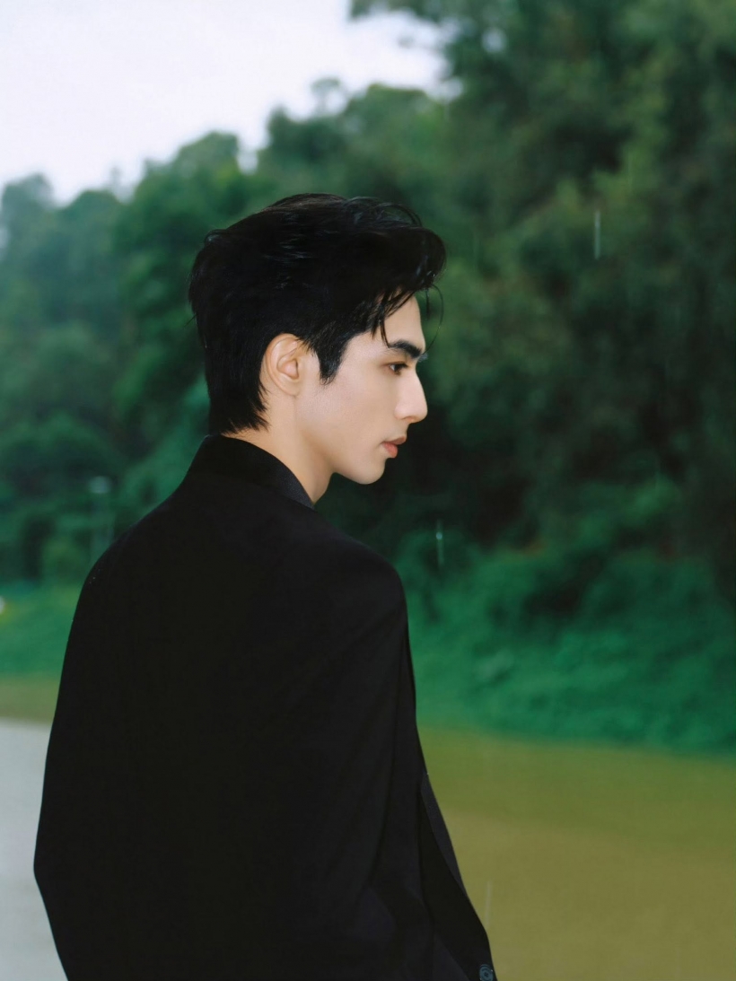 มัดรวมความหล่อ ซ่งเวยหลง อีกหนึ่งพระเอกเบ้าหน้าฟ้าประทาน