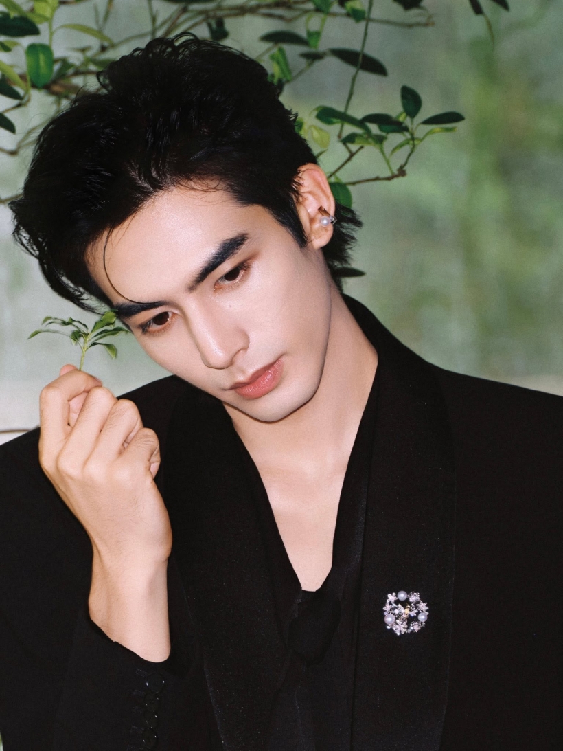 มัดรวมความหล่อ ซ่งเวยหลง อีกหนึ่งพระเอกเบ้าหน้าฟ้าประทาน