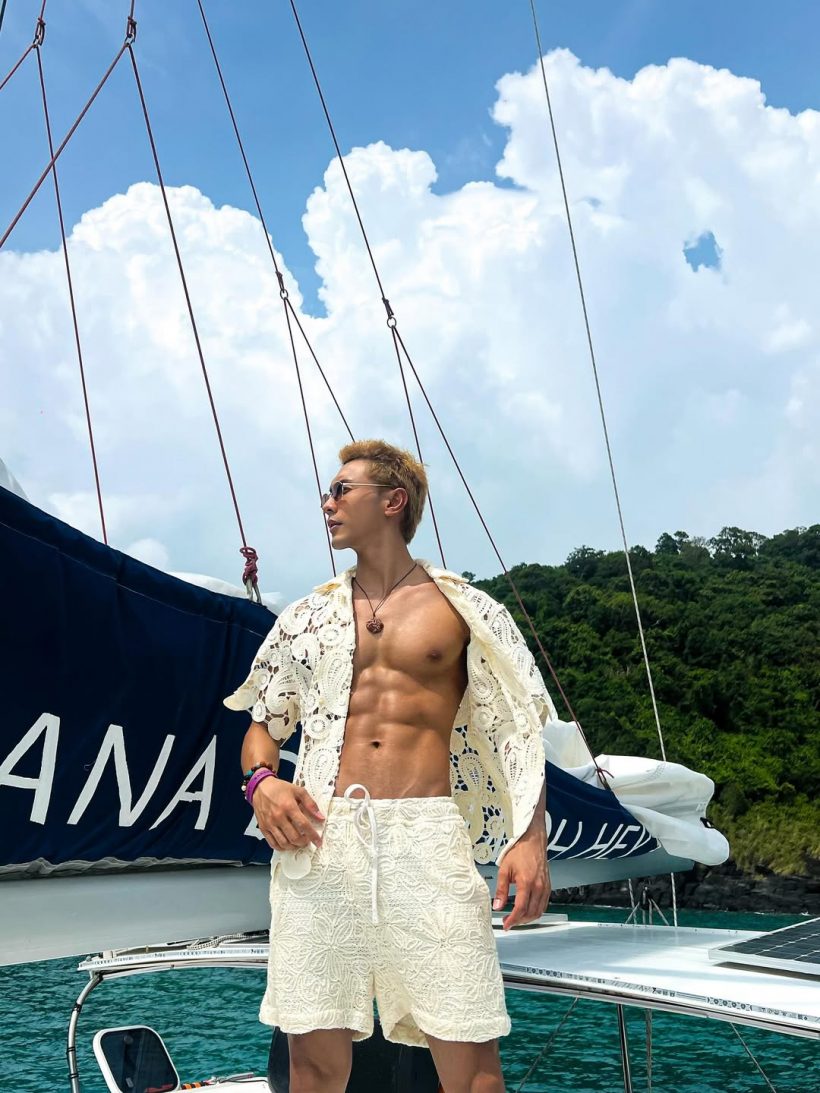 เซอร์ไพรส์! นักร้องหนุ่มเปิดตัวหวานใจ เเฟนๆฟินกันถ้วนหน้า