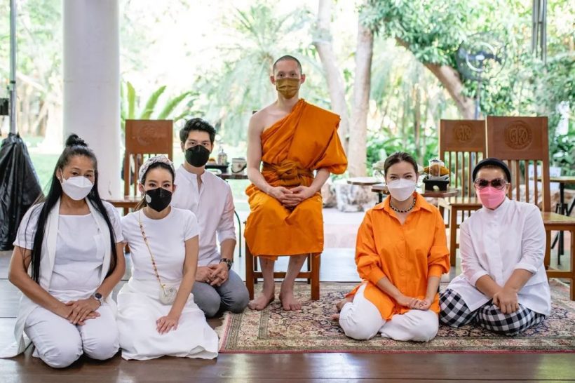 ดีเจต้นหอม นุ่งชุดนี้ไปทำบุญ ถึงขั้นโดนพระมะตูมทักตรงๆ