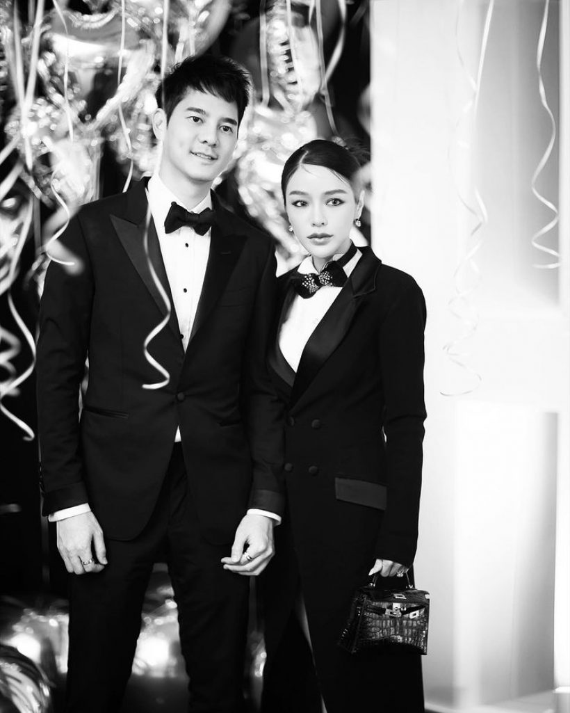 คู่รักบ่าวสาวป้ายแดง สาดหวานไม่หยุด เหมือนแต่งงานกันทุกวัน