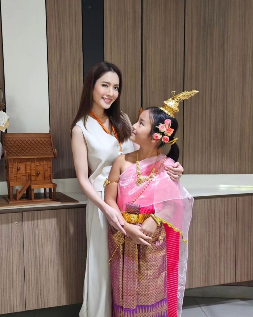 พ่อสงกรานต์ปลื้ม!น้องปีใหม่ ใส่ชุดไทย สวยหวานได้แม่แอฟเต็มๆ