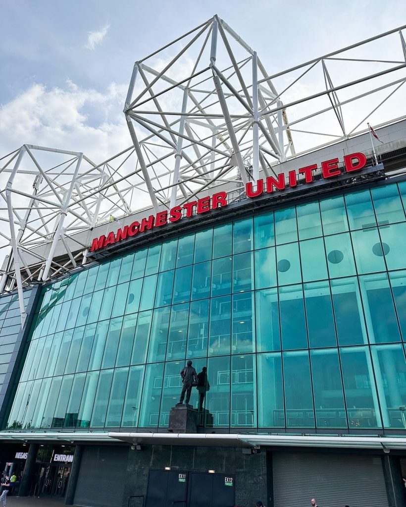 พาส่องชีวิตดีๆ พระเอกชื่อดัง บุกOld Trafford ไม่รวยจริงไปไม่ได้