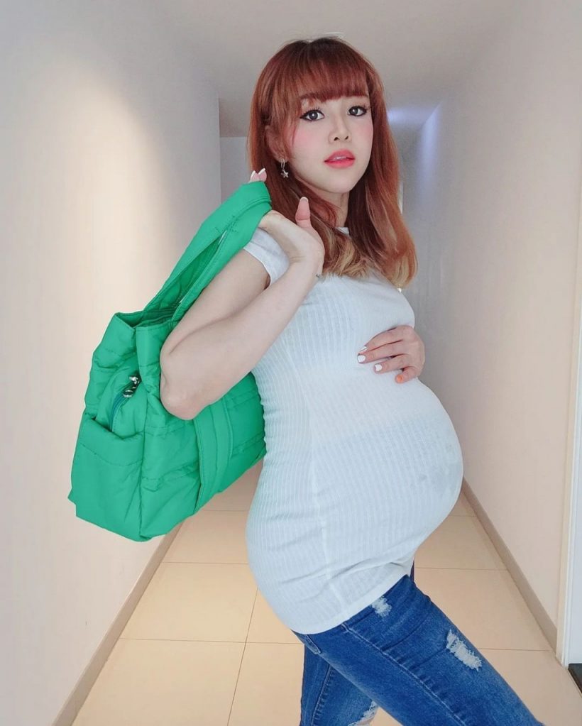 นักร้องสาวชื่อดัง นับถอยหลังเป็นคุณแม่เต็มตัว อุ้มท้อง 37 สัปดาห์แล้ว