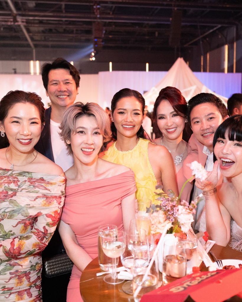 อุ๊ยยังไง! เเฟนๆจับตา หรือสาวสวยคนนี้จะเป็นหวานใจ เชียร์ ฑิฆัมพร