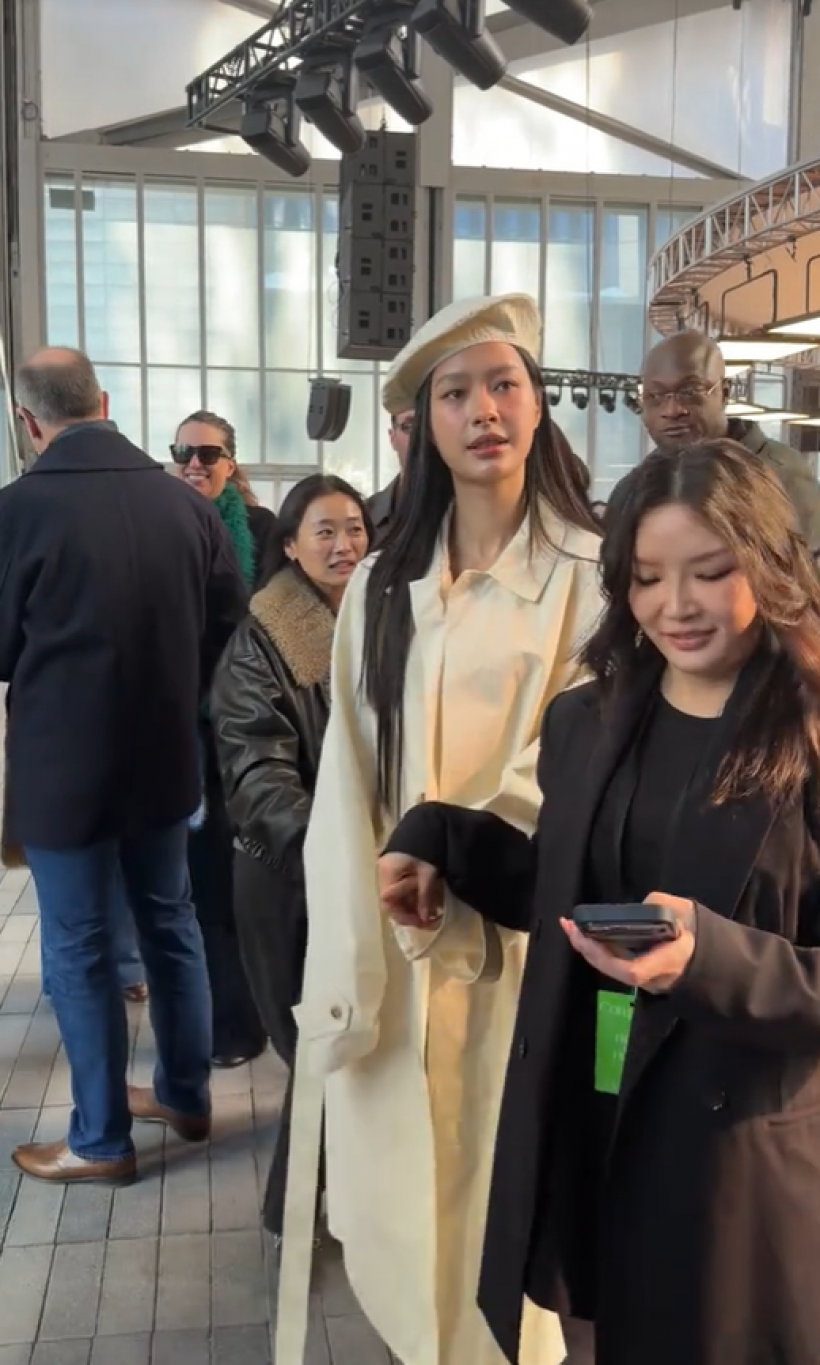 สาวไทยสวยสร้างเรื่อง ต่างชาติฮือฮาเเห่ขอวาร์ปรัวๆ!