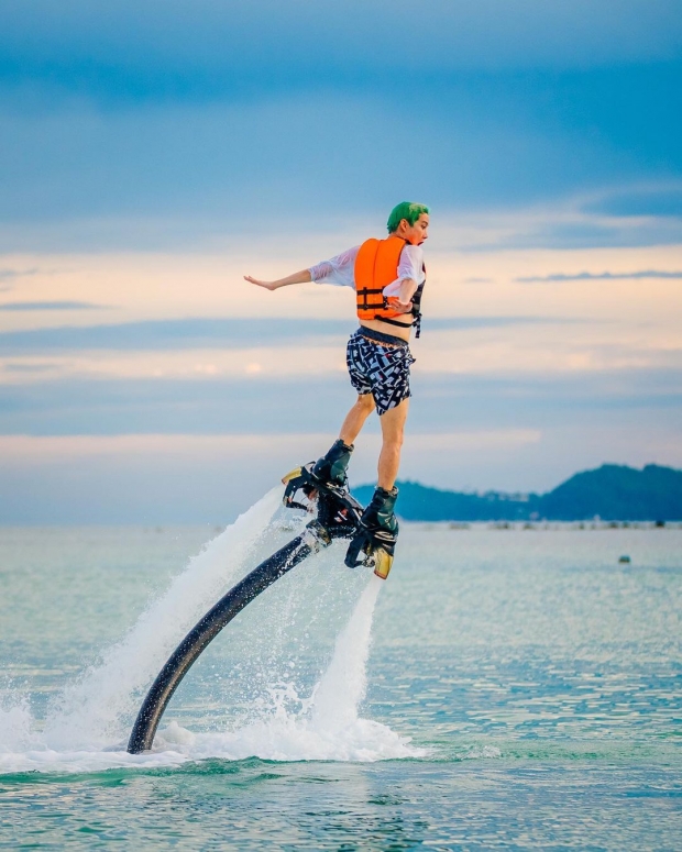 กอล์ฟ พิชญะ โชว์ท่าเล่น Flyboard เท่กรี๊ดคอแตก แต่มีจุดที่ต้องทัก!