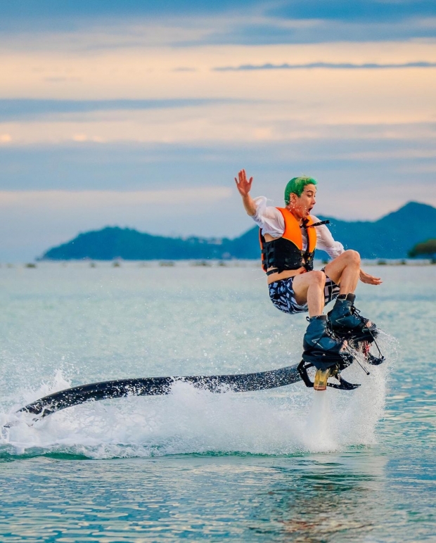 กอล์ฟ พิชญะ โชว์ท่าเล่น Flyboard เท่กรี๊ดคอแตก แต่มีจุดที่ต้องทัก!