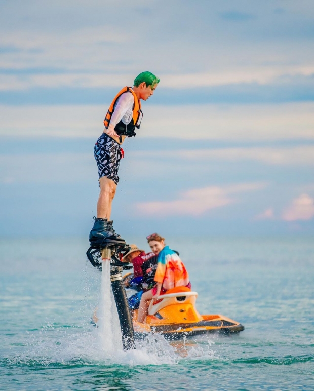 กอล์ฟ พิชญะ โชว์ท่าเล่น Flyboard เท่กรี๊ดคอแตก แต่มีจุดที่ต้องทัก!