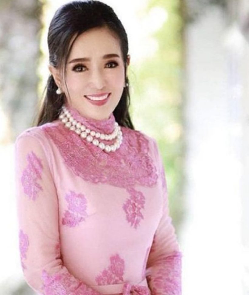 ปุ๊ก อาภัสรา คอมเมนต์คลิปม้า อรนภา ยืนขายห่อหมกแบบนี้?