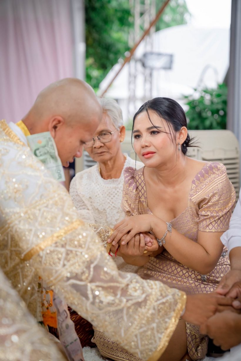 นักร้องสาวดัง น้ำตาไหลลูกชาย2คนบวชแล้ว คนแห่ร่วมงานจัดยิ่งใหญ่อลังการ