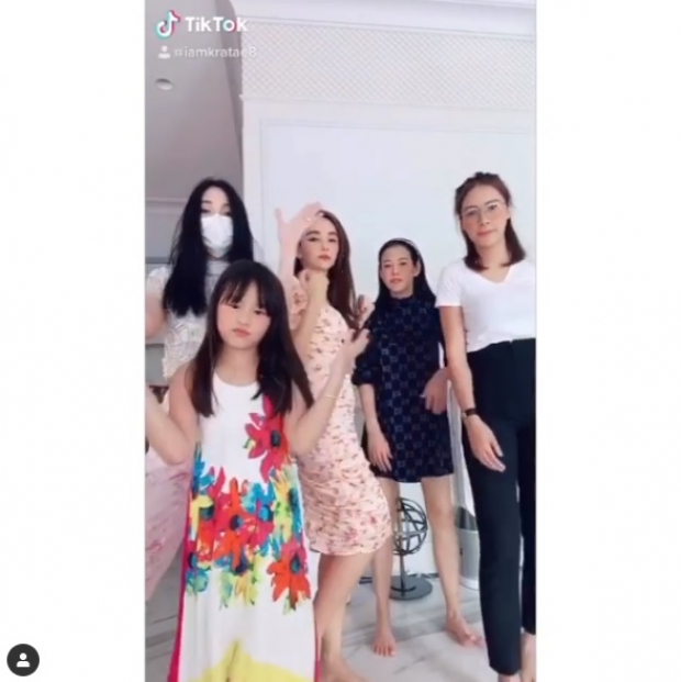 ‘กระแต’ ชวนแก๊งเพื่อนสาว เต้นTiktok สวยหมดจนต้องดูซ้ำๆ (คลิป)