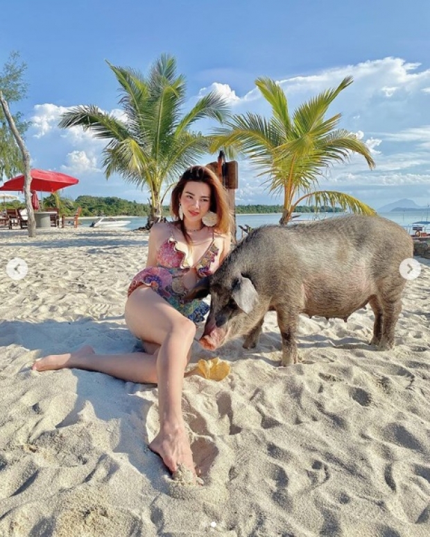 ‘ดิว อริสรา’ เผยเซ็ตนุ่งบิกินี่ โพสคู่หมูริมหาด งานนี้มีตากล้องเพิ่มอีกคน!