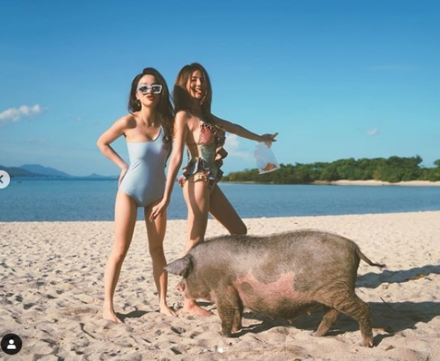 ‘ดิว อริสรา’ เผยเซ็ตนุ่งบิกินี่ โพสคู่หมูริมหาด งานนี้มีตากล้องเพิ่มอีกคน!