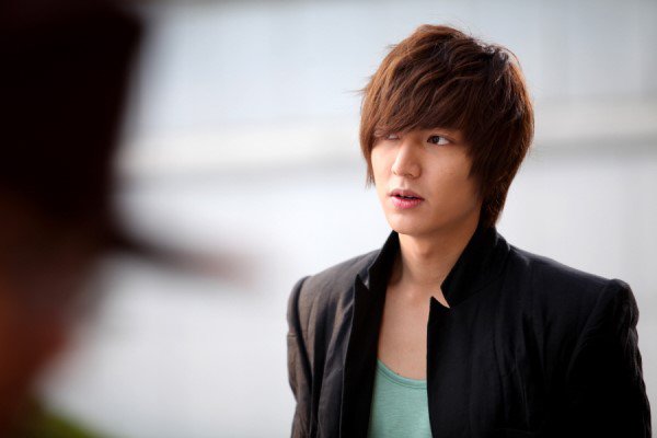 กริ๊ดด..Lee min Ho @CITY HUNTER in Thailand.