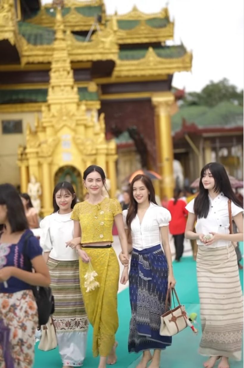 ว้าว ใหม่ ดาวิกา พาเด็กในค่ายสวมชุดไทยสวยสง่า ทำบุญที่พม่า