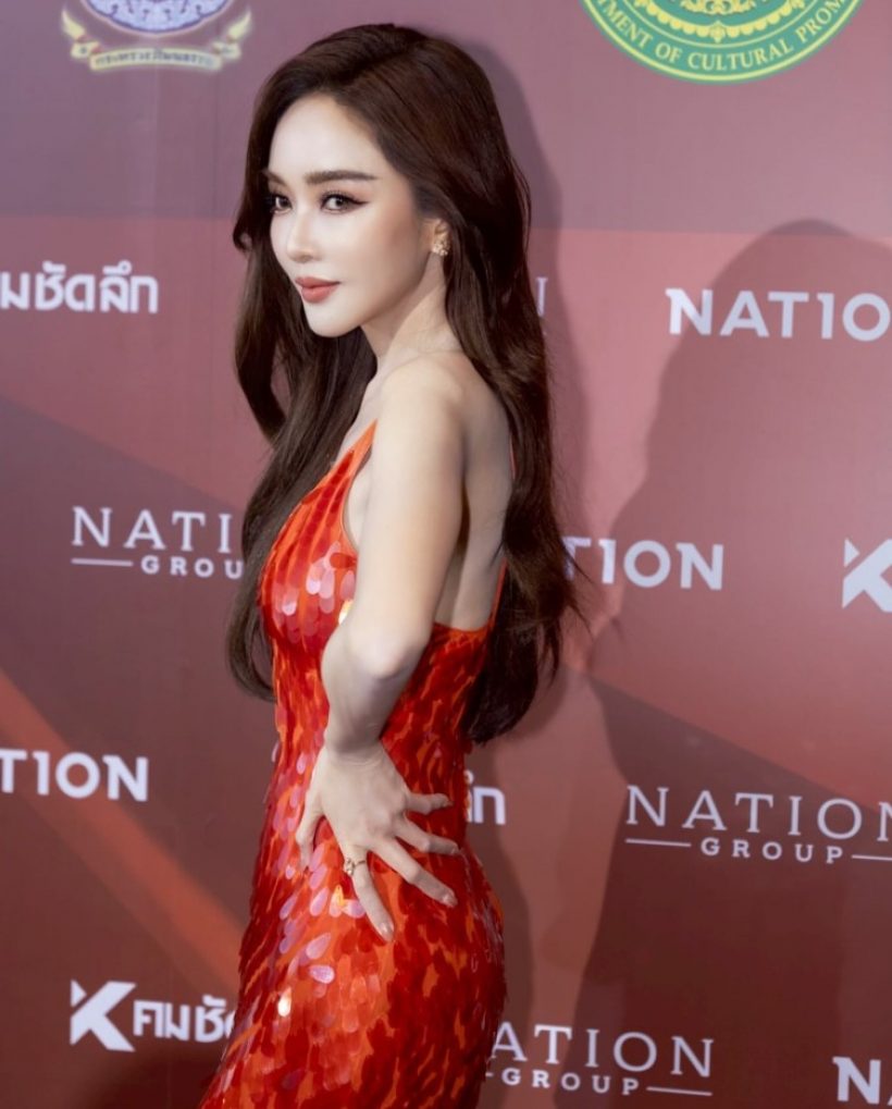 แอฟ ทักษอร ยังยอม ดาราดัง สวยจนไม่รู้จะมองตรงไหนก่อนดี