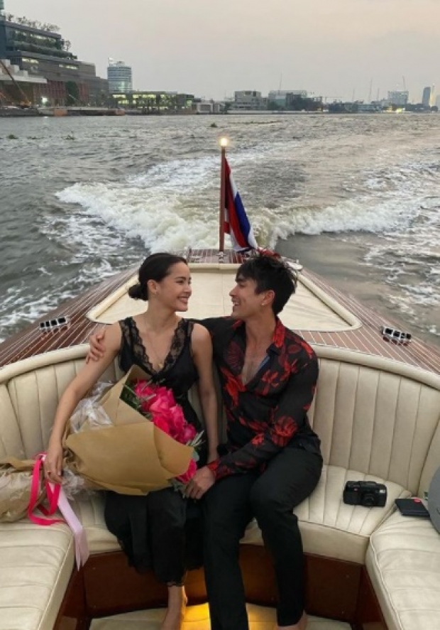 หวานกันต่อเนื่อง! ญาญ่า-ณเดชน์ ควงแขนล่องเรือสุดโรแมนติก 