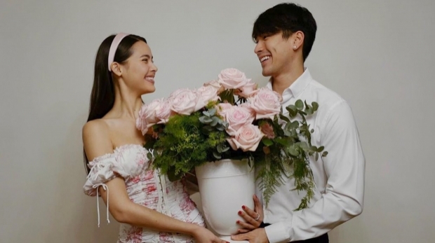 หวานกันต่อเนื่อง! ญาญ่า-ณเดชน์ ควงแขนล่องเรือสุดโรแมนติก 