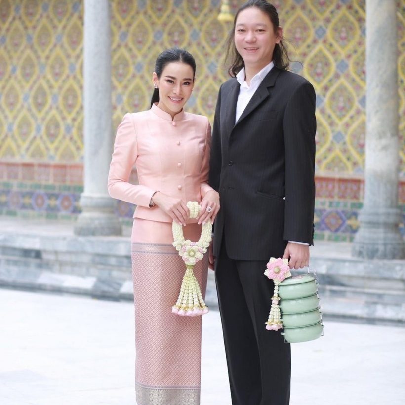 จิน ธรรมวัฒนะ โชว์ชุดใส่ไปรับลูก หนิงเห็นแล้วถึงกับถอนหายใจ