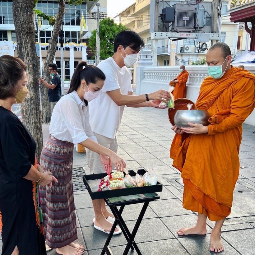 อิ่มบุญอิ่มใจ พระเอกเจ้าเสน่ห์ ควงแฟนสาวทำบุญวันเกิดสุดอบอุ่น