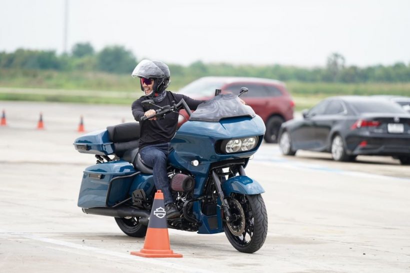 เกินคาด!! ดาราสาวชื่อดัง สลัดลุคสาวหวาน เข้าวงการ Biker