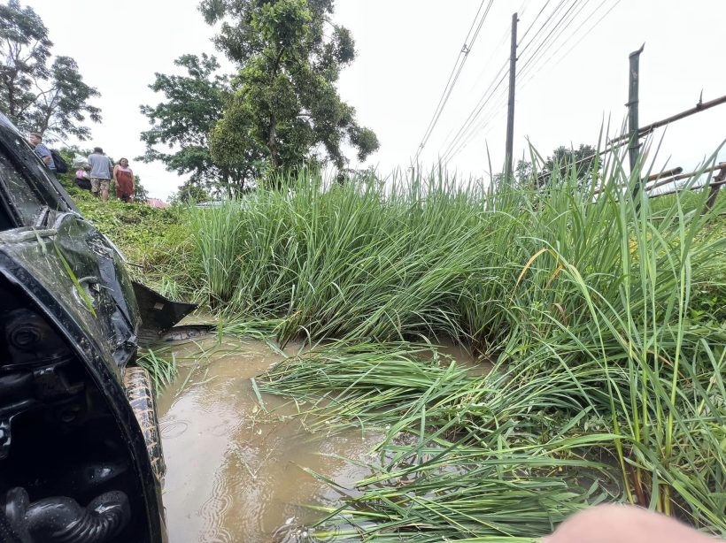 สุดห่วง! นางเอกหมอลำชื่อดัง หลับใน ประสบอุบัติเหตุรถพังยับ