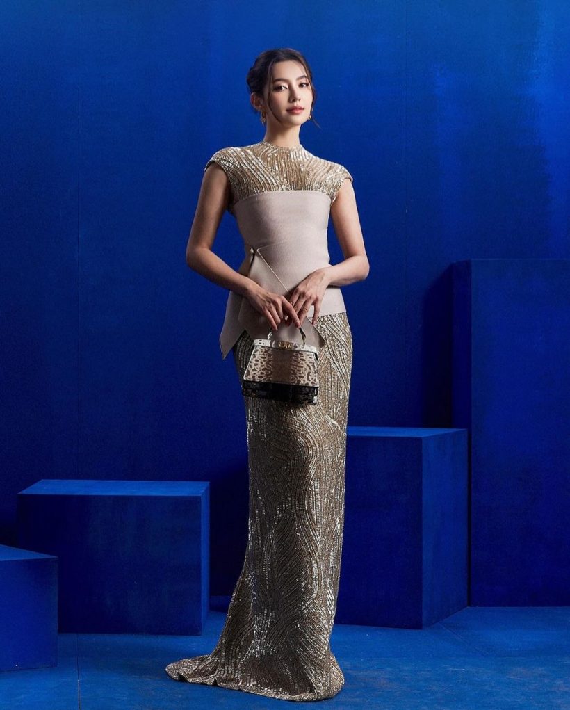 ส่องลุคเบลล่า สวยตะลึง เรียกเสียงแฟลชสนั่นงาน Vogue Gala2024 