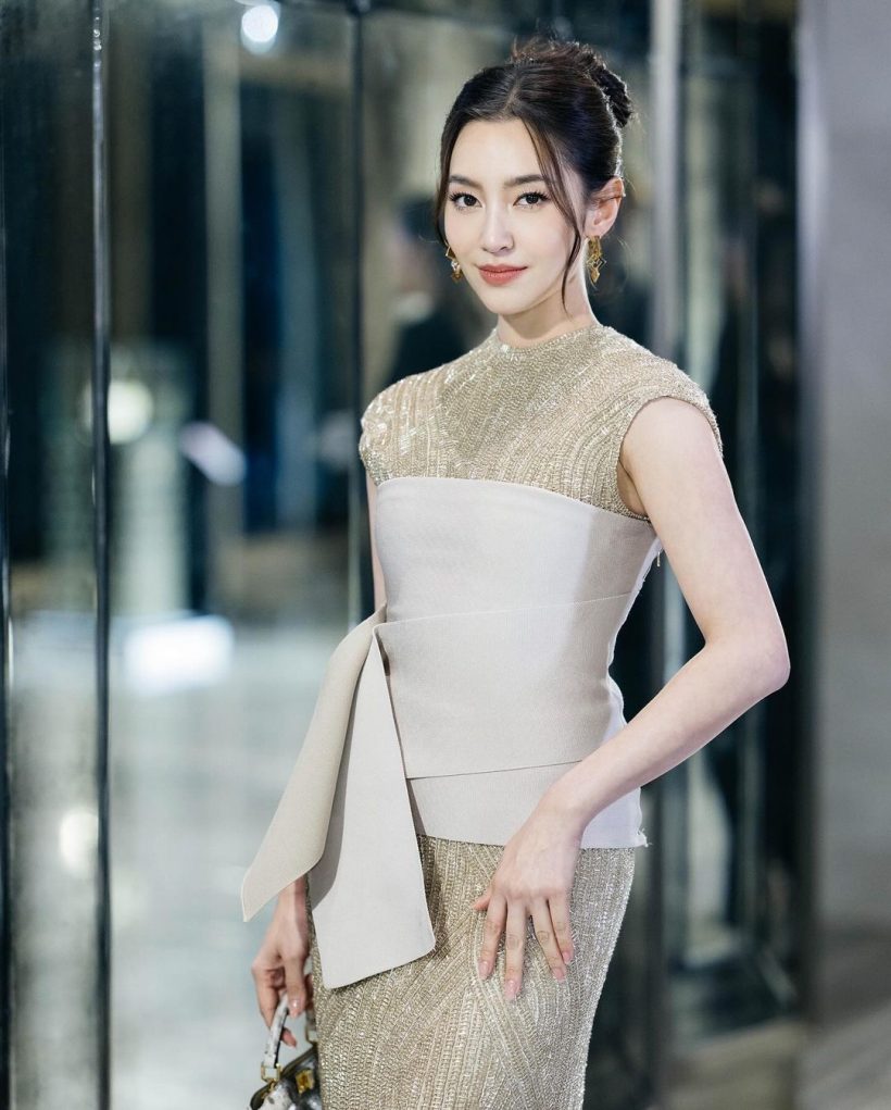 ส่องลุคเบลล่า สวยตะลึง เรียกเสียงแฟลชสนั่นงาน Vogue Gala2024 