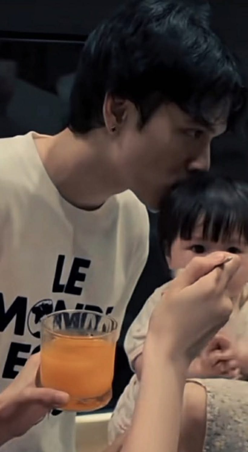 ซูมจอเเทบเเตก! นิกกี้ ณฉัตร ทำหลุดโฟกัสเงาสาวในกระจก