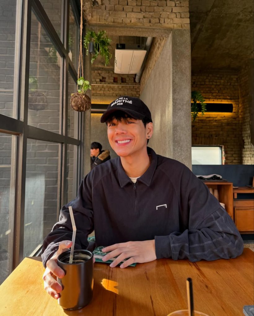 ซูมจอเเทบเเตก! นิกกี้ ณฉัตร ทำหลุดโฟกัสเงาสาวในกระจก