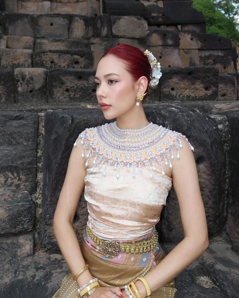 ไม่ค้านสายตา นางเอกดังคนนี้ เป็นลูกครึ่งที่ใส่ชุดไทย และรำสวยที่สุด