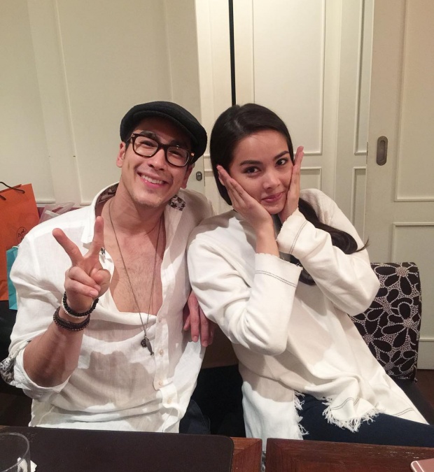 ดิ้นไม่หลุด!! ภาพ ณเดชน์ แอบหวานจับมือ ญาญ่า  