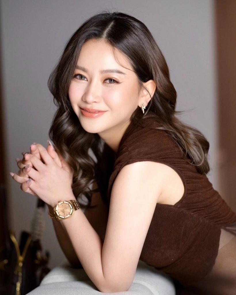 เมย์มีจี๋อยู่ข้างๆ ประโยคเด็ดชาวเน็ต แซวยับ ไฮโซเมย์ ควง จี๋ สุทธิรักษ์ ไลฟ์สด!