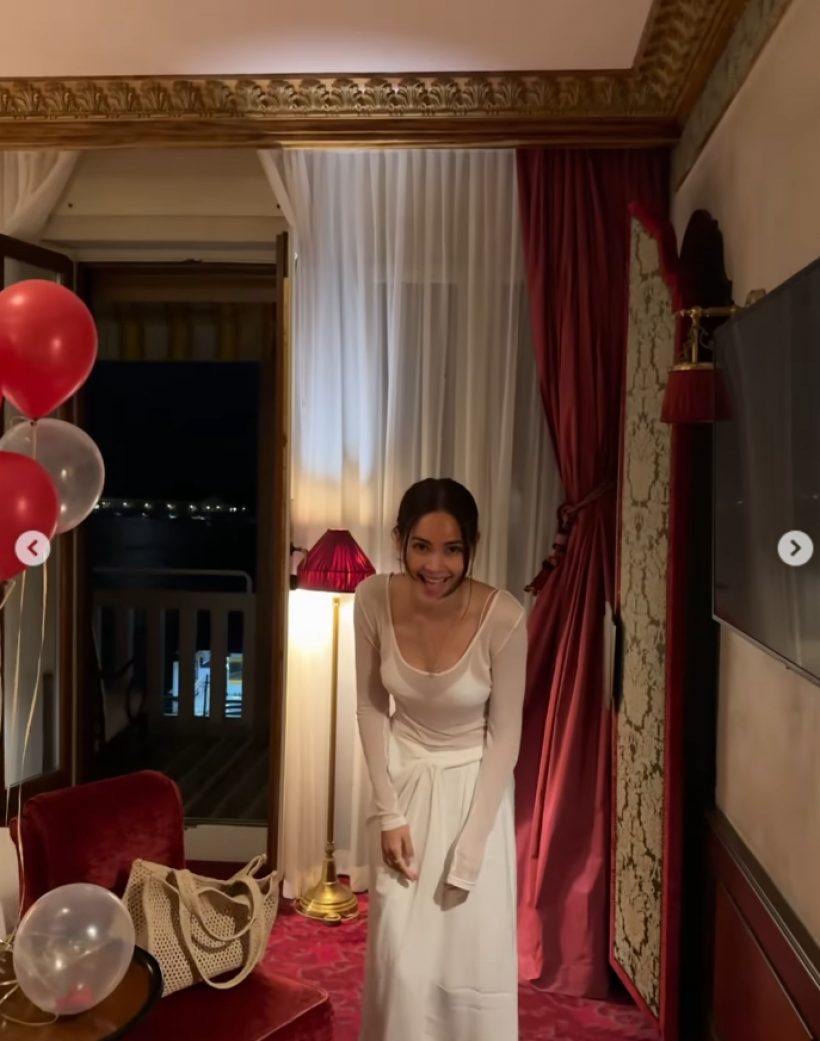 ณเดชน์-ญาญ่า อวดภาพห้องพักสุดโรแมนติกที่กรีซ หวานฉ่ำเหมือนพรีฮันนีมูน!