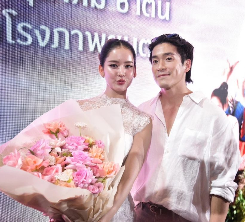 ฮอบทั้งด้อม..เซอร์ไพรซ์กลางงาน กุหลาบหรือสายตาอะไรหวานกว่ากัน?
