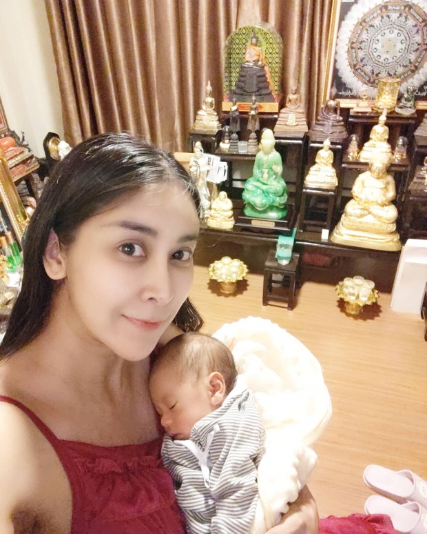 ใหม่ ถูกติ ห้องพระกับการให้นมลูก สุดทนสวนกลับทันควัน!