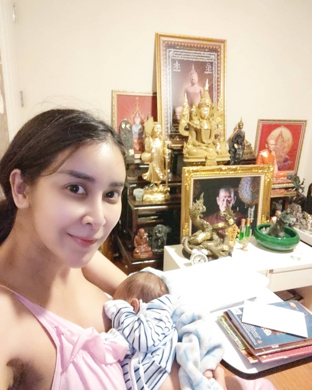 ใหม่ ถูกติ ห้องพระกับการให้นมลูก สุดทนสวนกลับทันควัน!