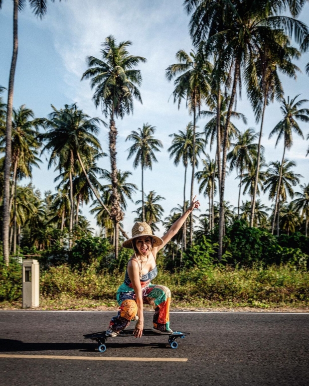 นิว นภัสสร เซ็กซี่ยันนาทีโชว์สกิลเล่น เซิร์ฟสเก็ต สุดพริ้ว (คลิป)