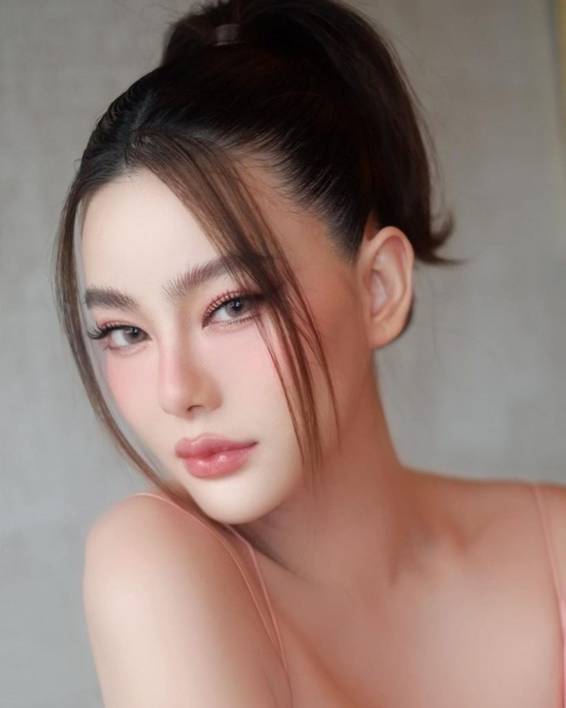 ปังเวอร์! ดิว อริสรา ออกรถหรูทะเบียนสวย แต่เพื่อนแซวมีรถแต่ไม่ขับ