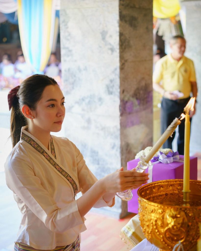 เปิดลุค เบลล่า ใส่ไปทำบุญใหญ่ที่พระธาตุดอยสุเทพ ทำอึ้งทั้งวัด