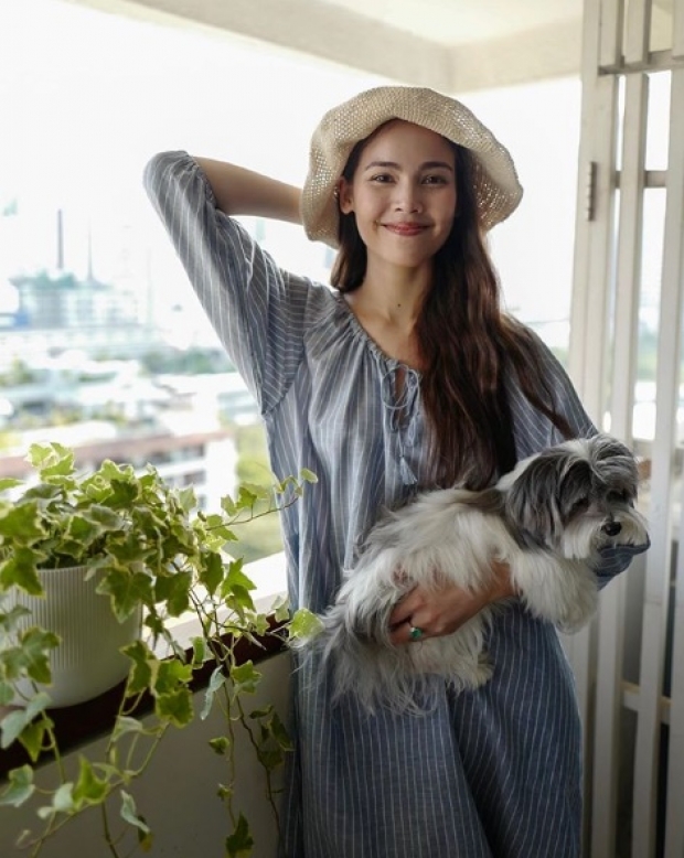 ‘ญาญ่า’ ชวน ‘กาละแมร์’ ถ่ายรูปโคฟเวอร์พร้อมทั้งแกล้งด้วยวิธีนี้..!