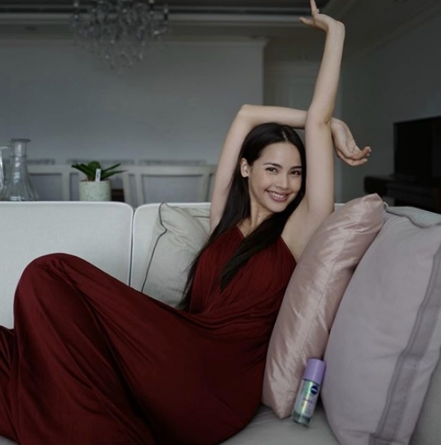 ‘ญาญ่า’ ชวน ‘กาละแมร์’ ถ่ายรูปโคฟเวอร์พร้อมทั้งแกล้งด้วยวิธีนี้..!