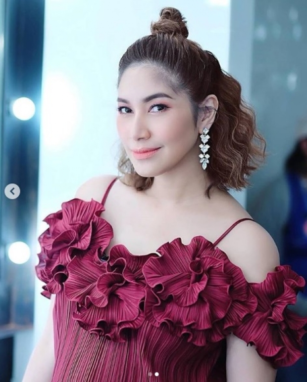  ‘เบนซ์ พรชิตา’ เผยลุคแม่ตั้งครรภ์ยุคใหม่ สวยแซ่บขึ้นมาก!