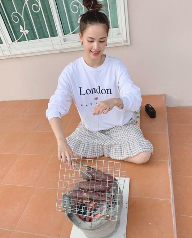 จับตาราคาของในมือ ‘ญาญ่า’ งานนี้ถูกใจกลุ่มแม่บ้านมาก!