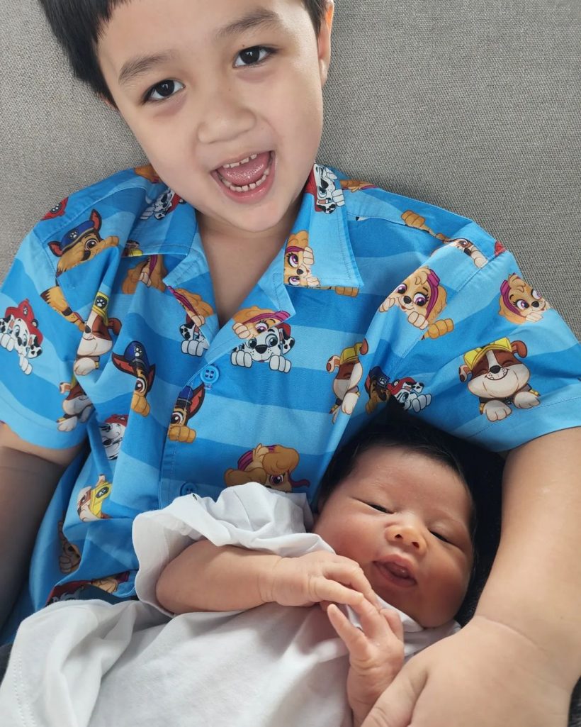 ฟันธงฉับ!น้องแอบิเกล ลูกสาว “แม่ชม-พ่อน็อต”วัย 1 เดือนสรุปเหมือนใคร?