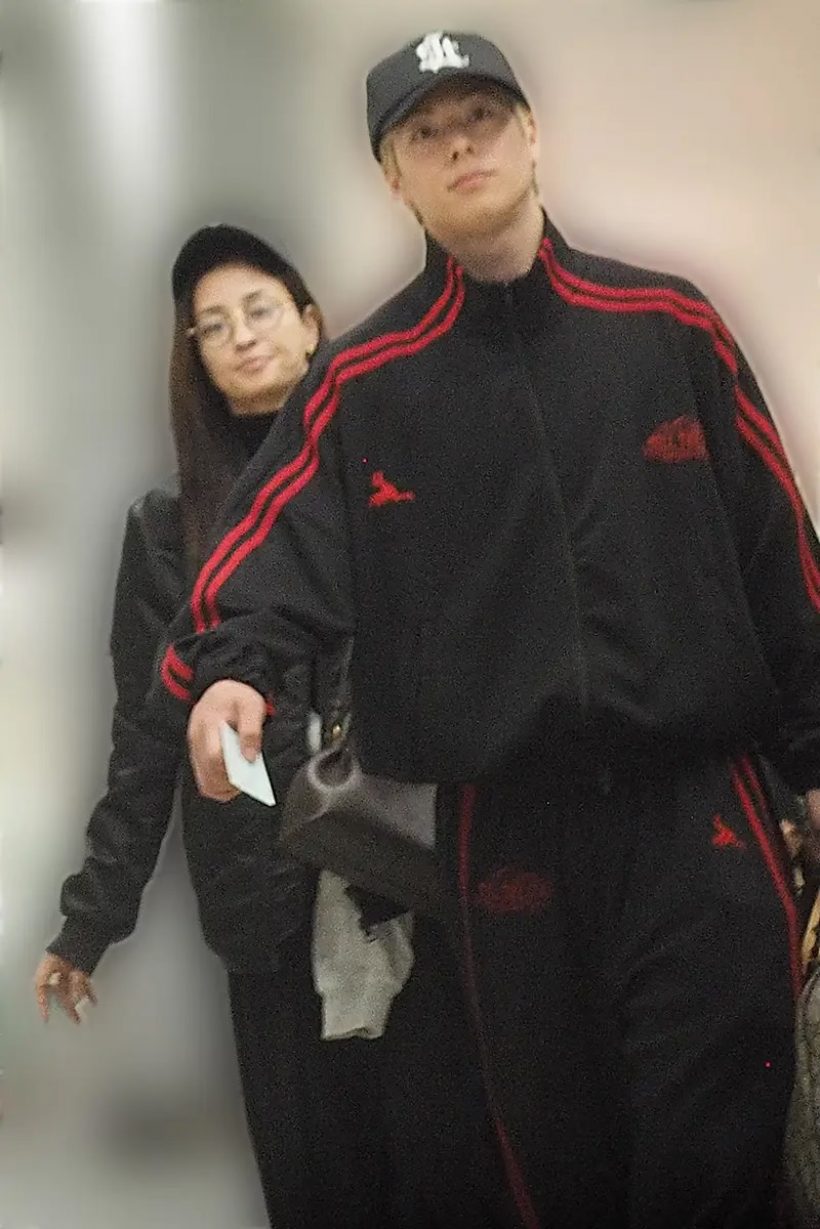 หลุด!คู่รักต่างวงการ นักมวยหล่อและนางเอกรุ่นพี่ โอบกันสุดฟิน