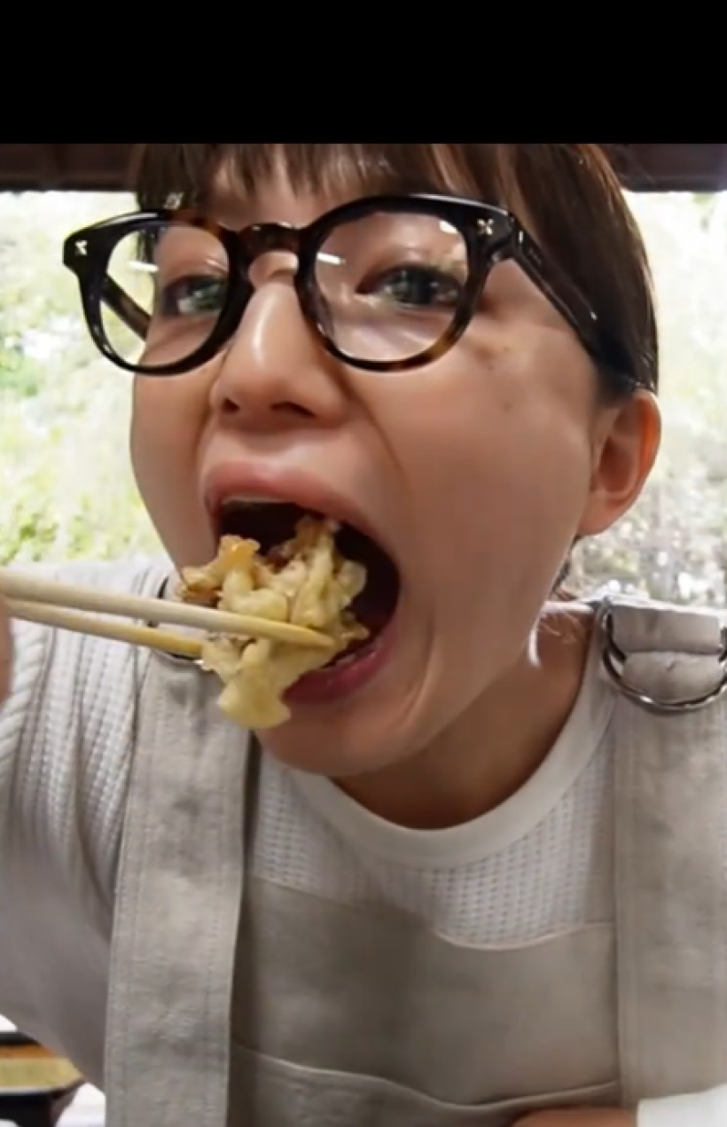 นางเอกดังใช้ชีวิตเรียบง่าย เเต่โดนวิจารณ์ยับ! กินมูมมาม!