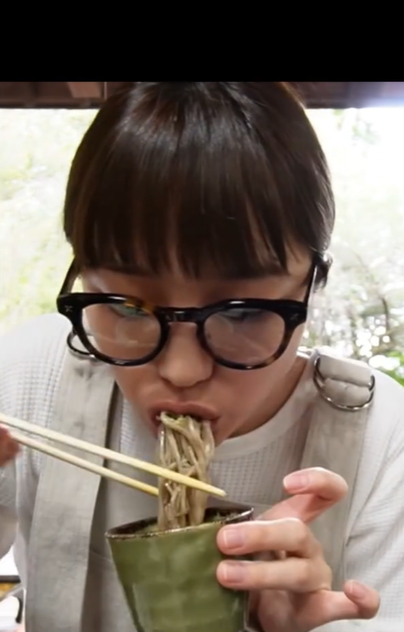 นางเอกดังใช้ชีวิตเรียบง่าย เเต่โดนวิจารณ์ยับ! กินมูมมาม!